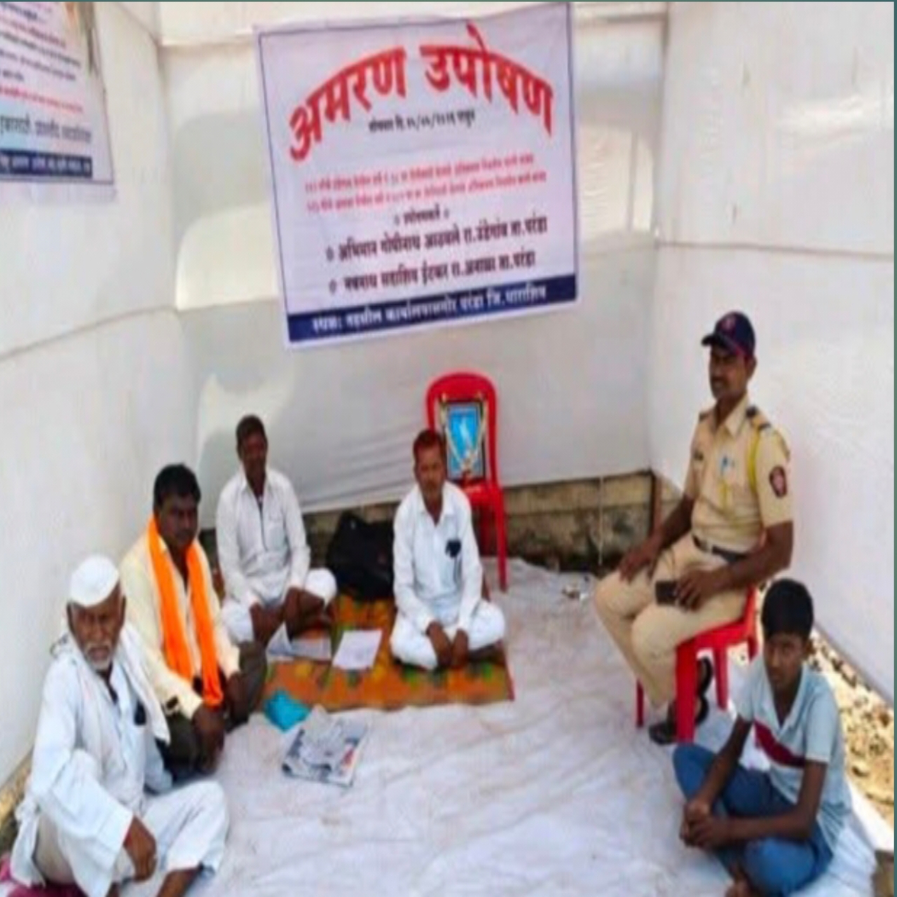 गायरान जमीन नियमित करा! परंड्यात दोन शेतकऱ्यांचे आमरण उपोषण सुरू