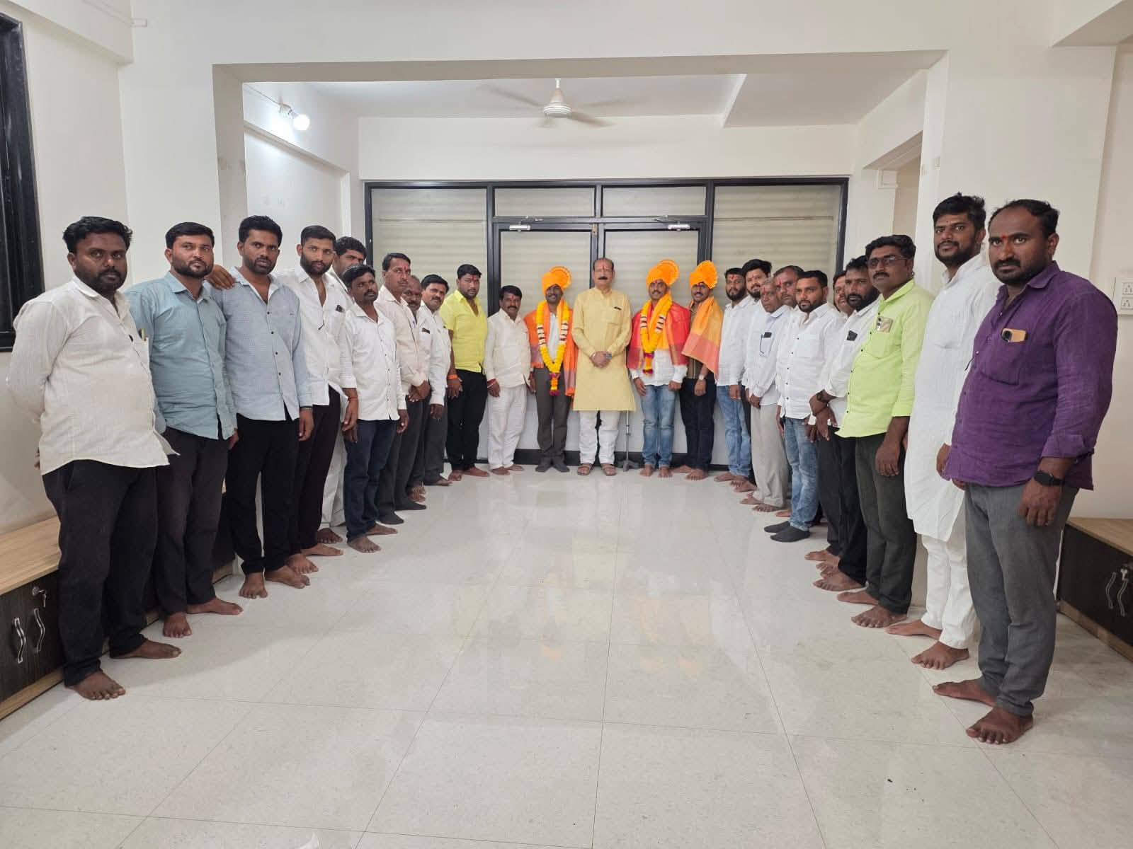 MPSC परीक्षेत यश: पाडुळे बंधू पोलीस उपनिरीक्षक; मा आ सुजितसिंह ठाकूर याच्या कडून सत्कार