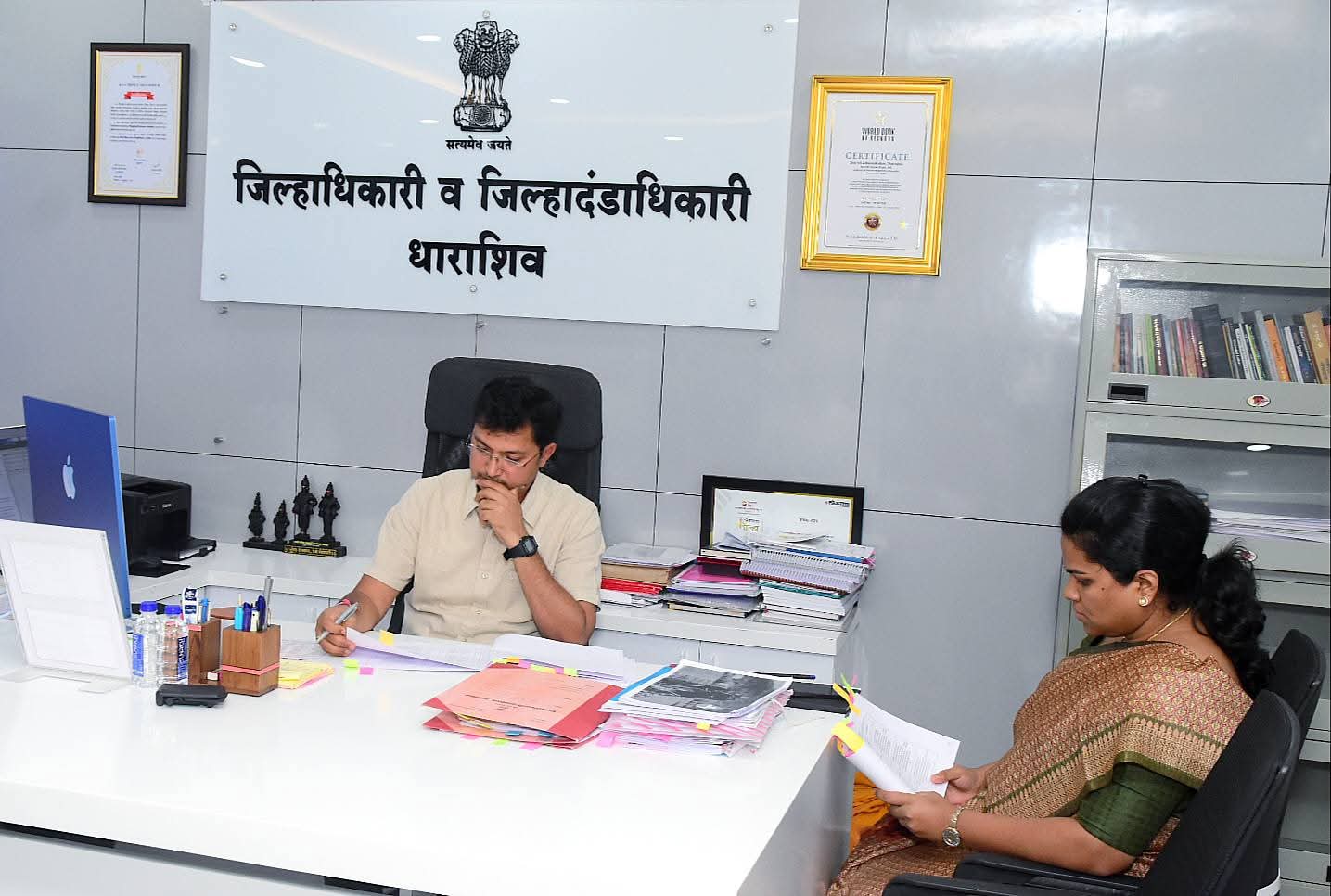 ॲट्रॉसिटी प्रकरणांचा वेगाने निपटारा करा; जिल्हाधिकारी श्री. पूजार यांचा प्रशासनाला इशारा