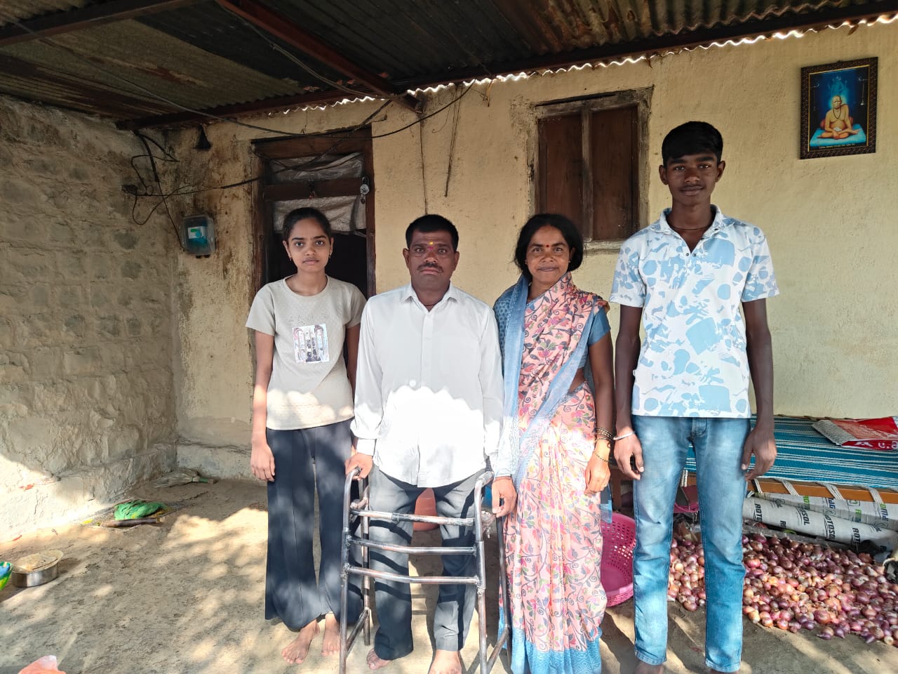 दिव्यांग कुटुंबावर हल्ला; आरोपींना त्वरित अटक करण्याची मागणी