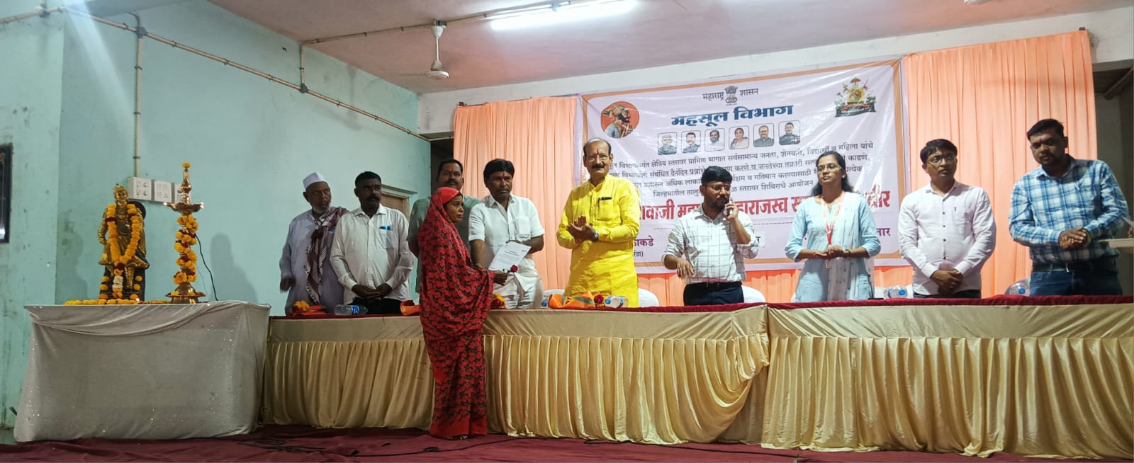 छत्रपती शिवाजी महाराज महसूल समाधान शिबिरास परंड्यात उत्स्फूर्त प्रतिसाद