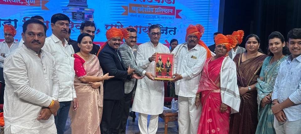 उद्योजक घडविणाऱ्या पालकांचा गौरव;भगवान बाबुराव पवार व शालन पवार पुरस्काराने सन्मानित
