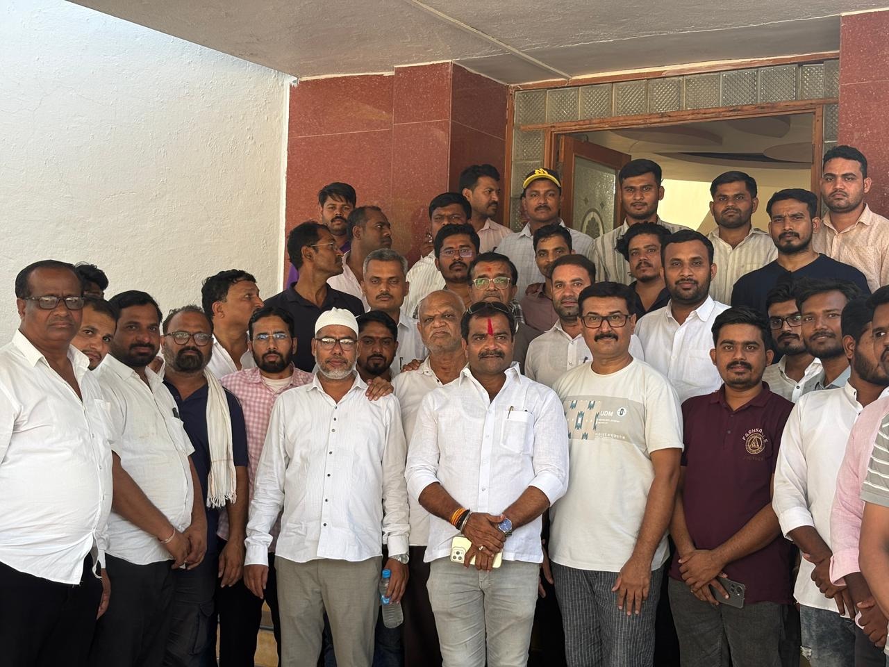 संकटात बांधवांच्या पाठीशी; परंडा तालुका केमिस्ट असोसिएशनचा मदतीचा हात