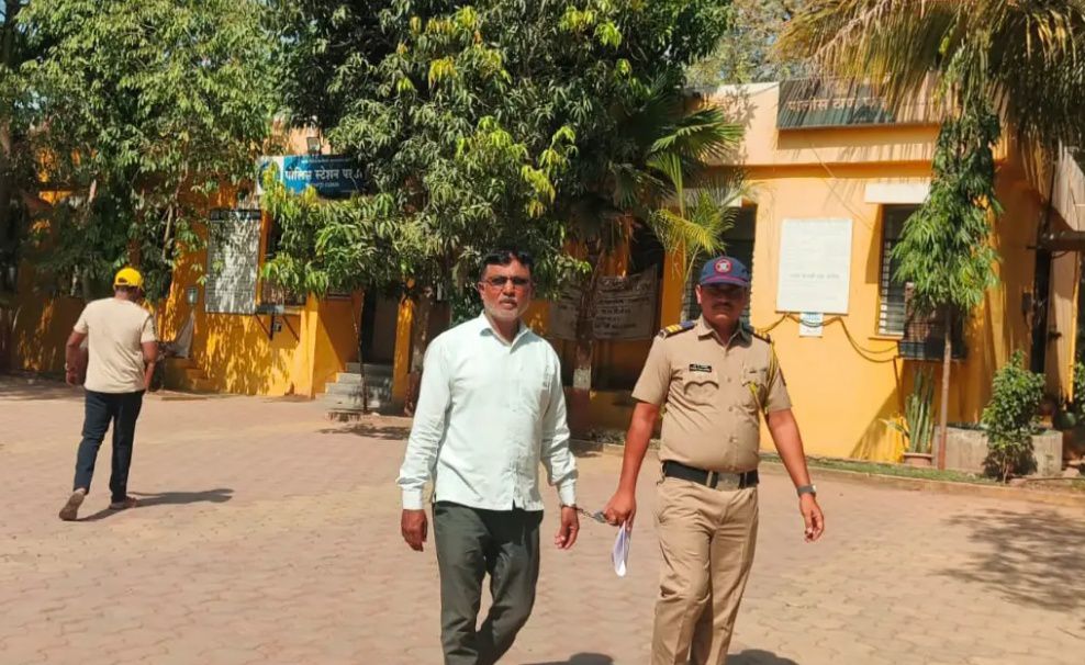 ऑट्रॉसिटी प्रकरणात बावची येथील आरोपी अखेर ४० दिवसांनी अटकेत; जिल्हा कारागृहात रवानगी