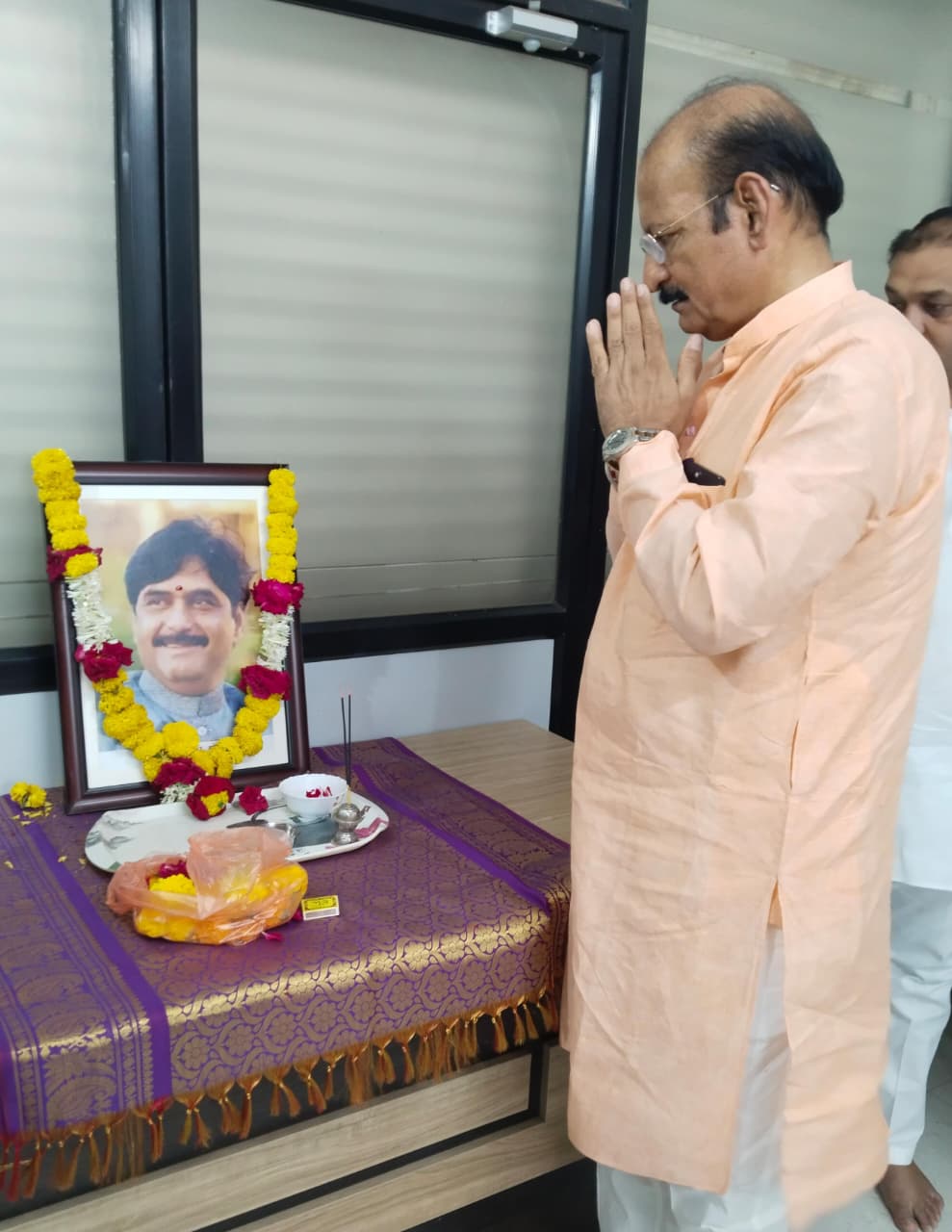 स्व. गोपीनाथ मुंडे यांना स्मृतिदिनी अभिवादन; भाजपा संपर्क कार्यालयात प्रतिमेचे पूजन