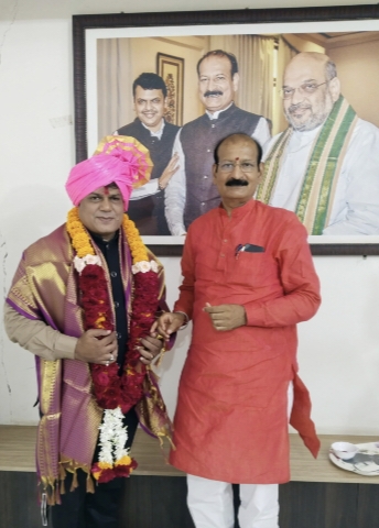 परंड्याचे सुपुत्र जागतिक कीर्तीचे शास्त्रज्ञ प्रा. डॉ. गजानन राशीनकर यांचा मा. आ. सुजितसिंह ठाकूर यांच्या हस्ते गौरव!
